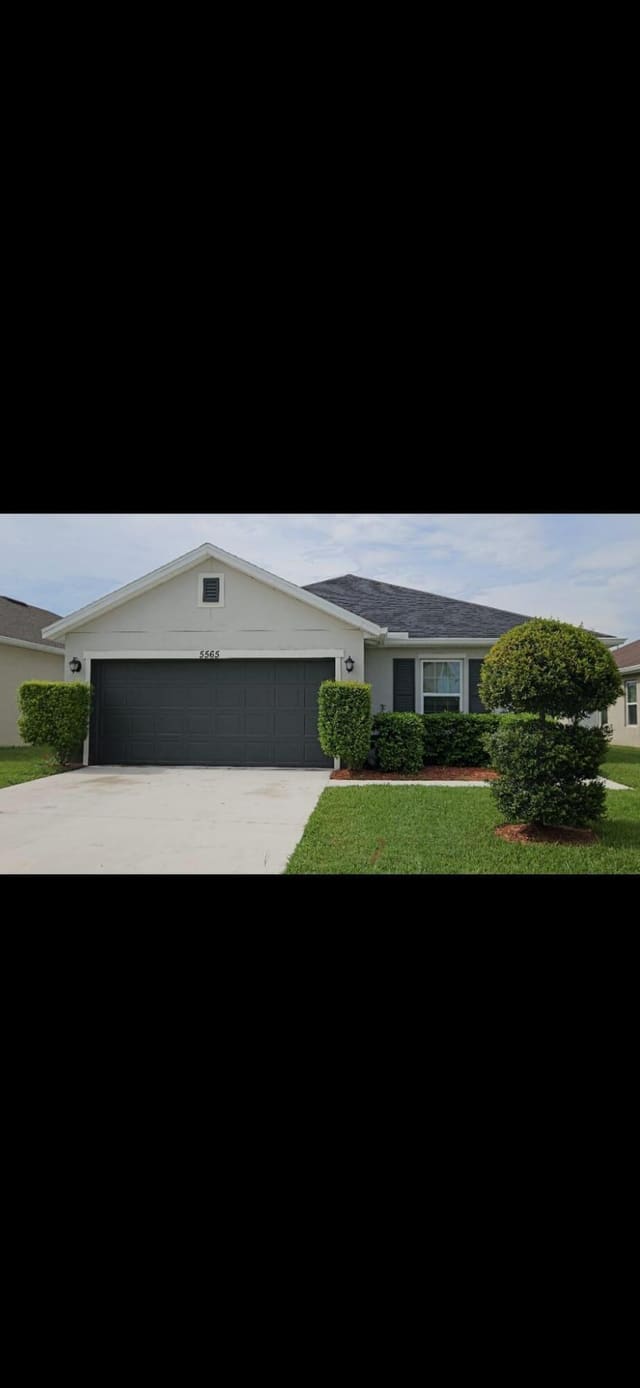 5565 NW Pine Trail Circle, Port St. Lucie, FL 34983