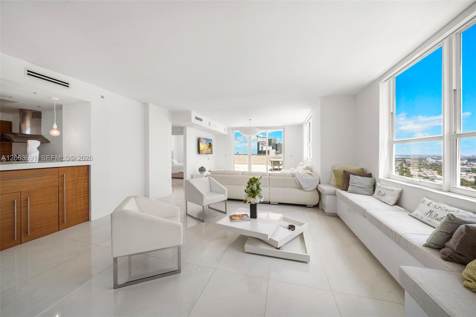 90 Alton Road PH3209, Miami Beach, FL 33139 photo 2