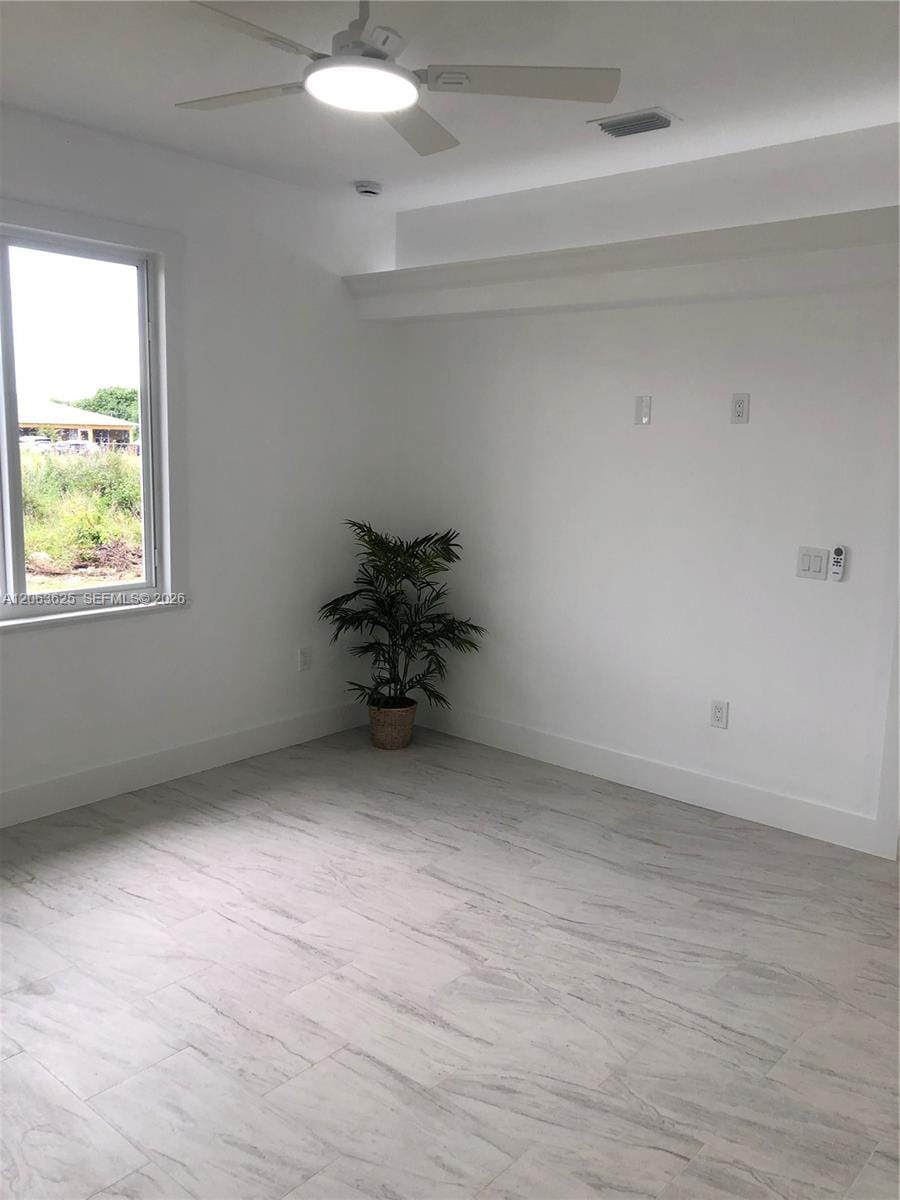 4568/4570 Golfview Boulevard — photo 12