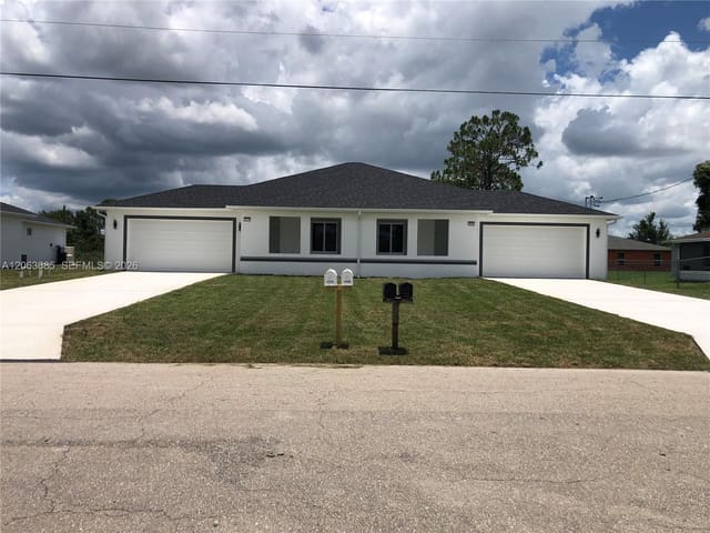 4572/4574 Golfview Boulevard, Lehigh Estates, Lehigh Acres, FL