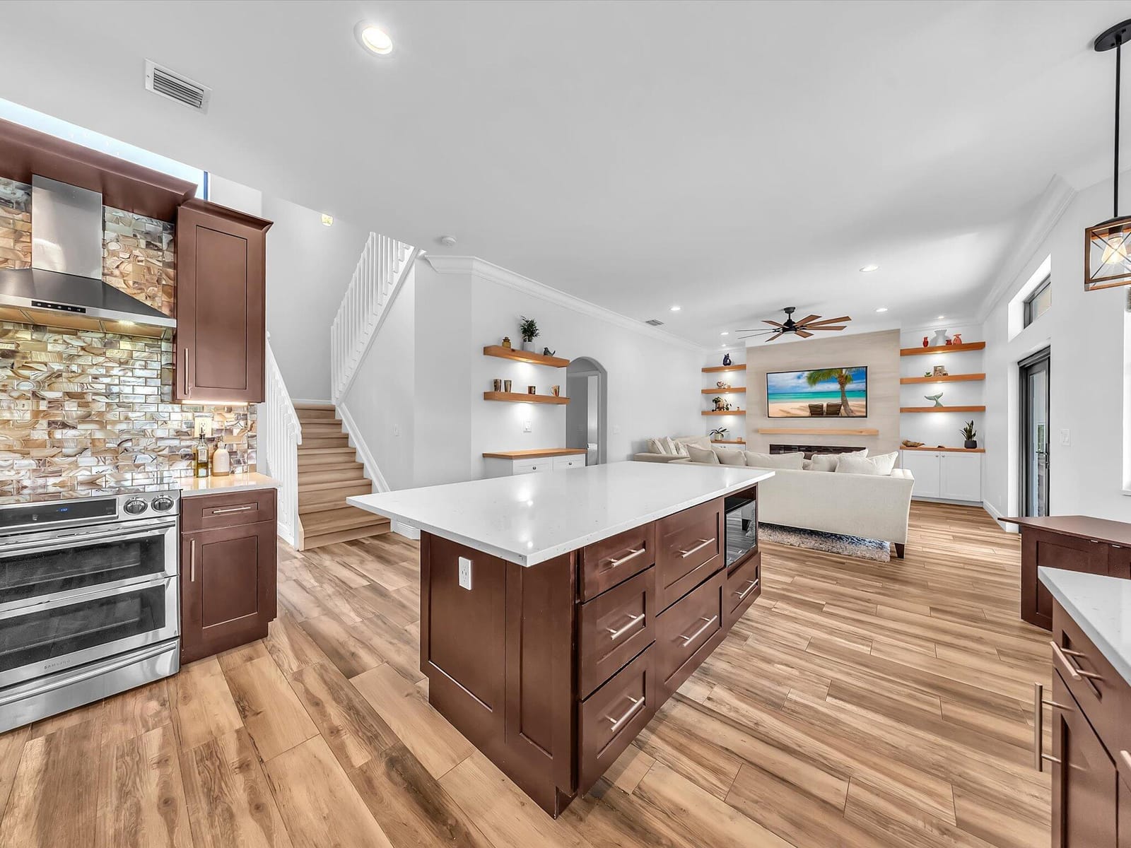6347 SHADOW TREE Lane — photo 3