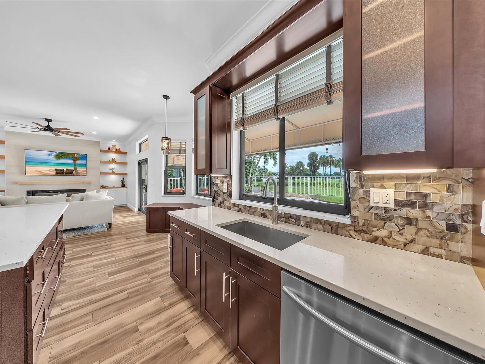 6347 SHADOW TREE Lane — photo 4