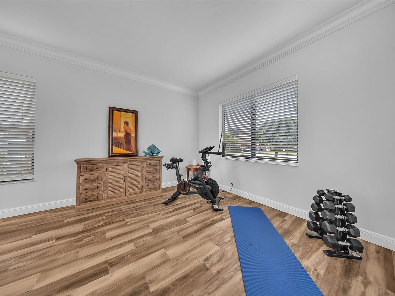 6347 SHADOW TREE Lane — photo 10