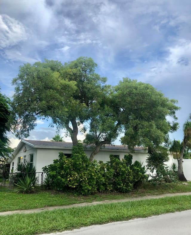 301 5TH Street, sold in Pine Gardens, Jupiter, FL
