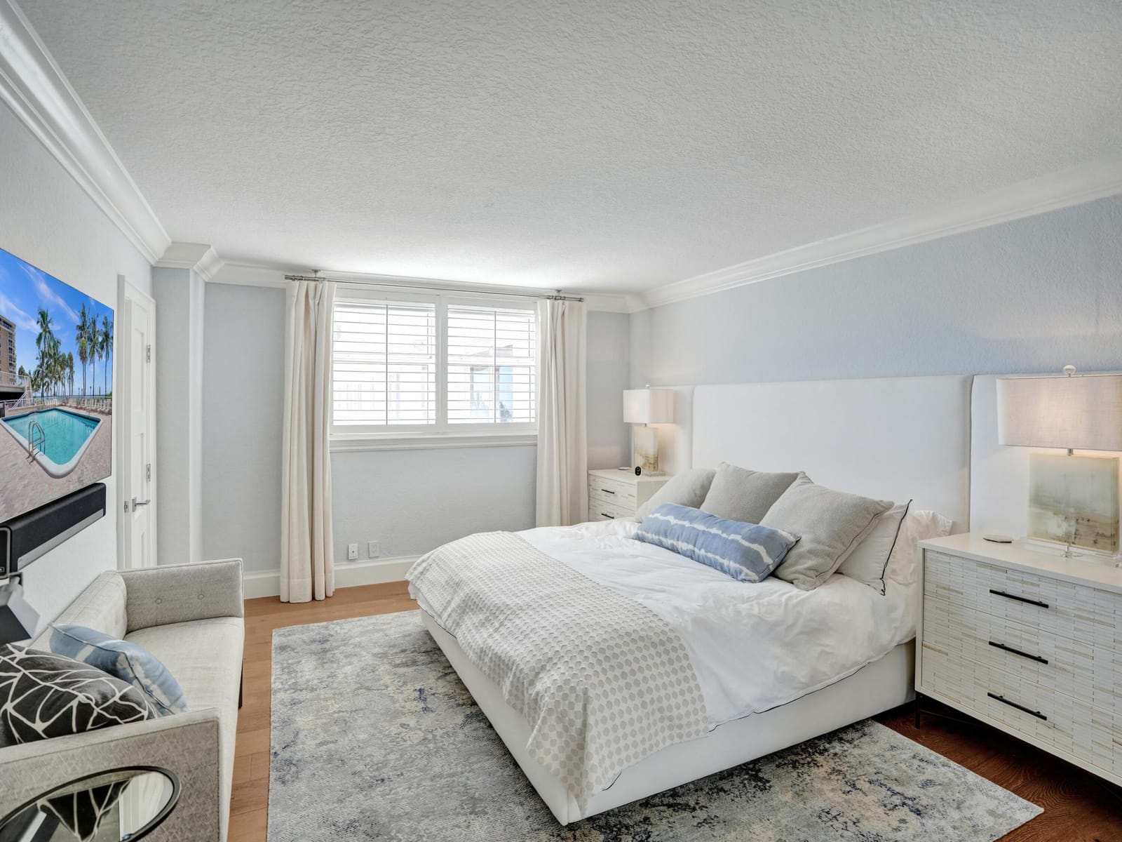 1051 Hillsboro Mile 510e — photo 6