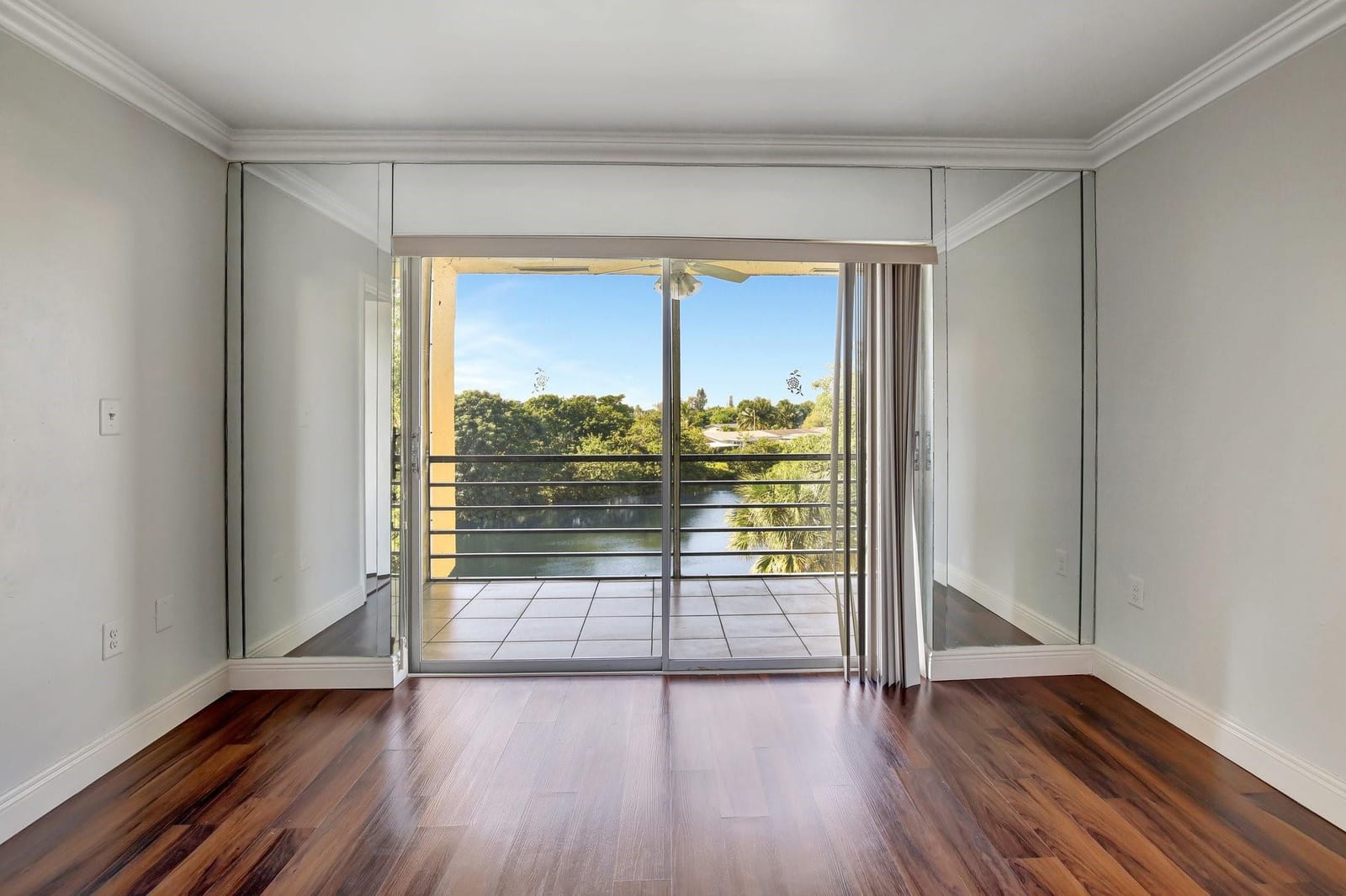 8225 Sunrise Lakes Boulevard 303, Sunrise, FL 33322 photo 17