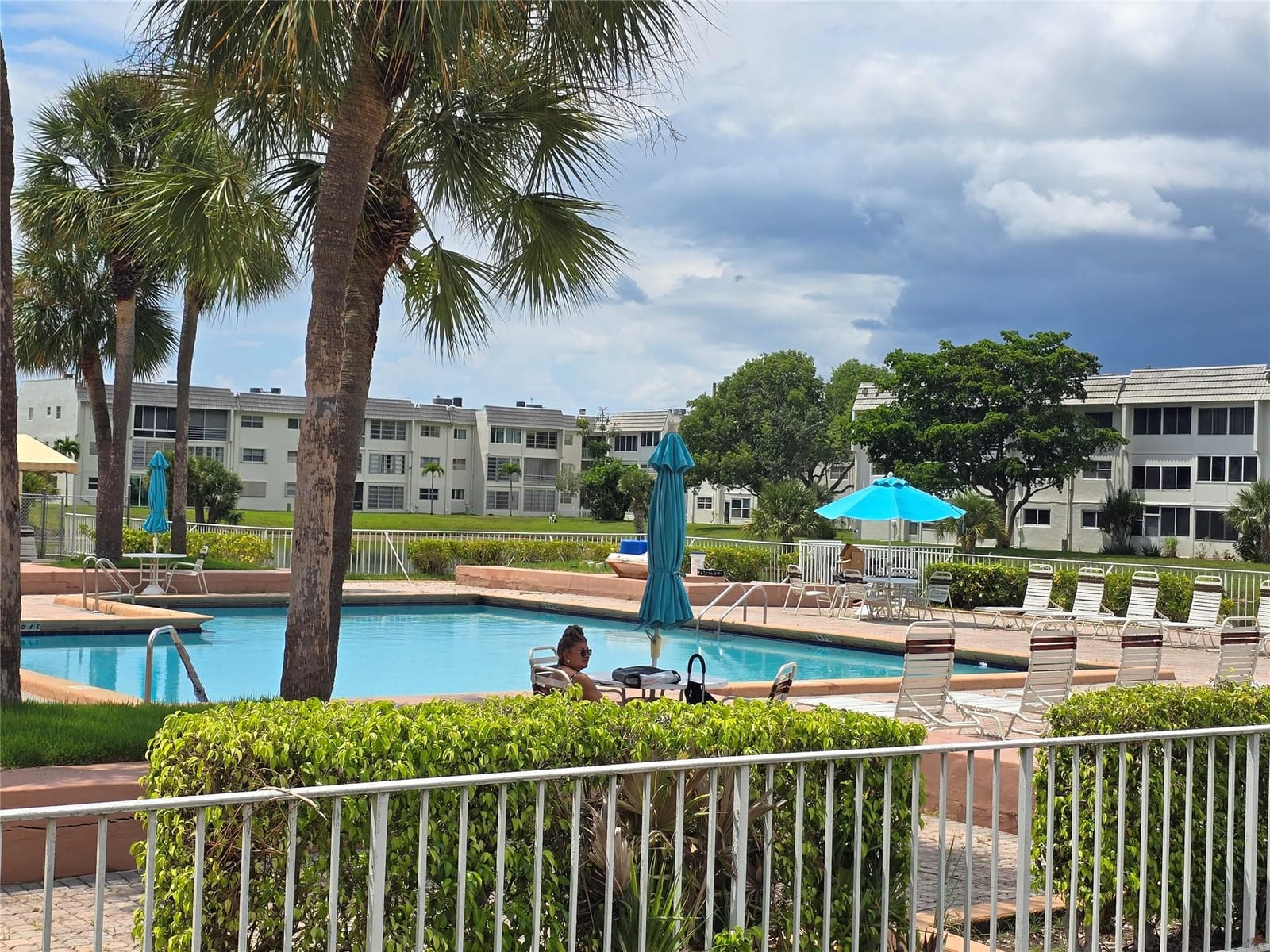 8225 Sunrise Lakes Boulevard 303 — photo 10
