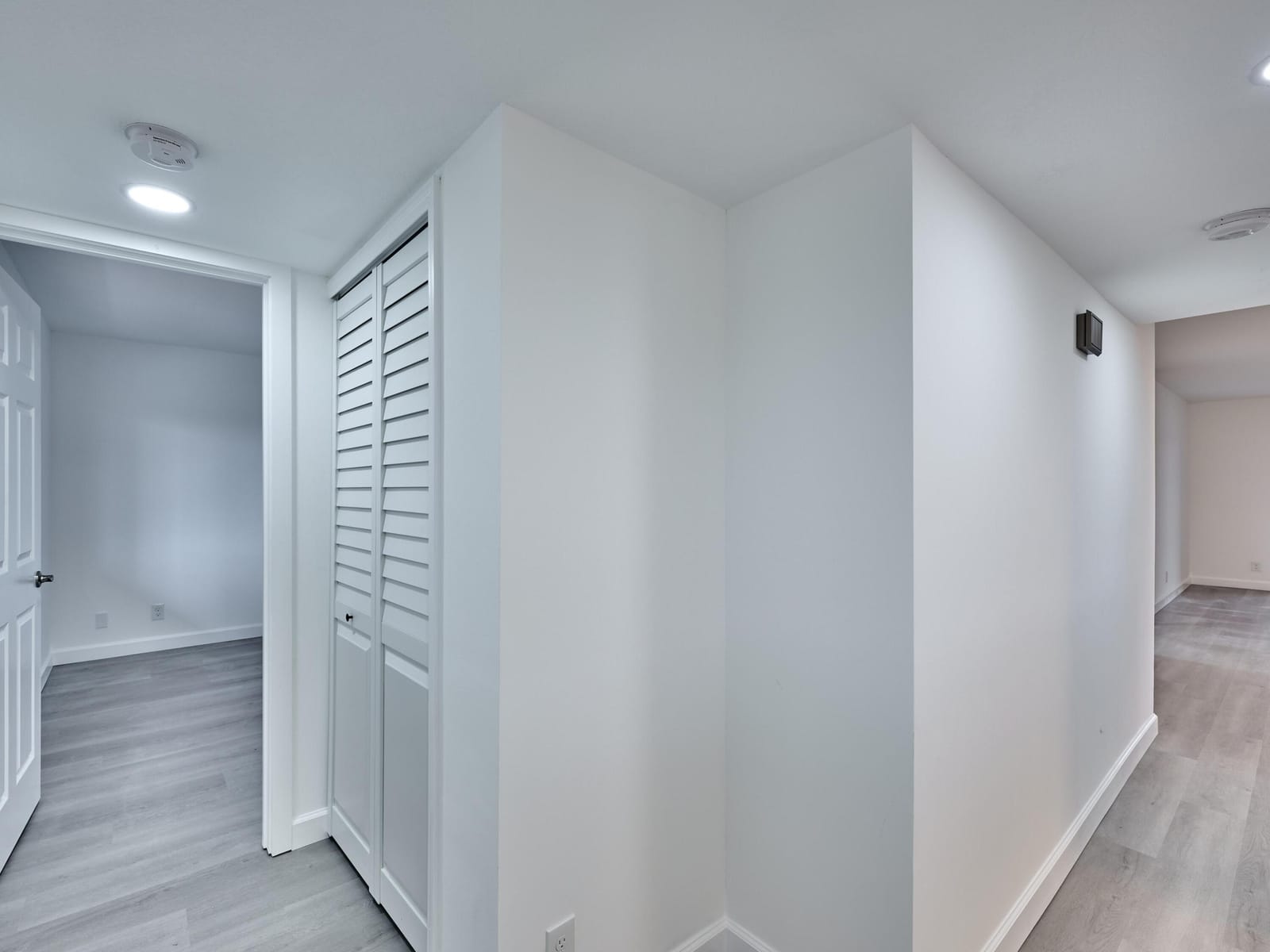 6193 Pointe Regal Circle 306 — photo 3