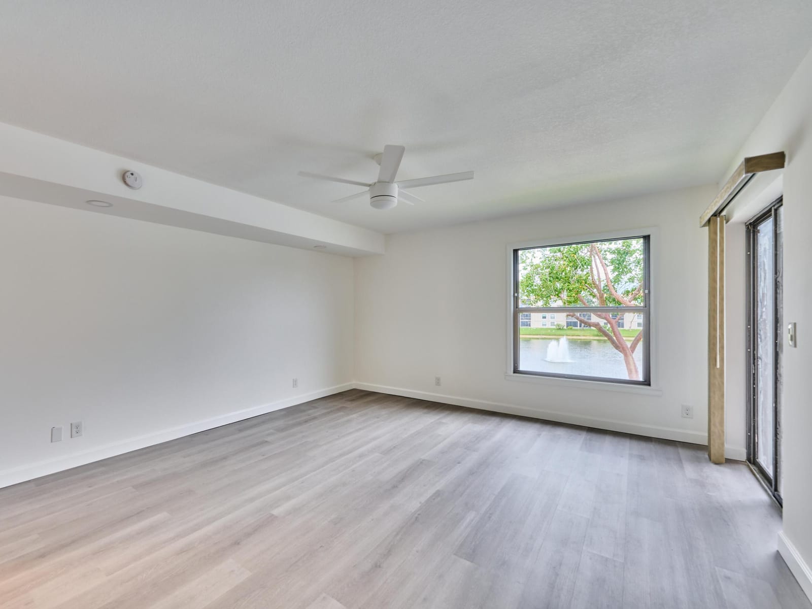 6193 Pointe Regal Circle 306 — photo 5