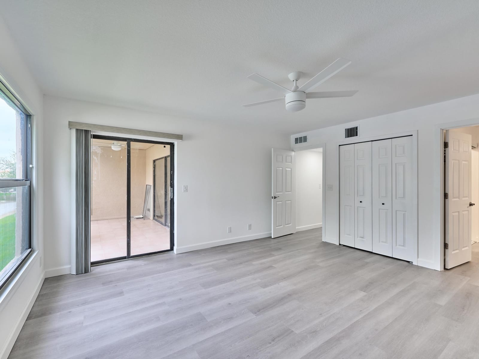 6193 Pointe Regal Circle 306 — photo 7