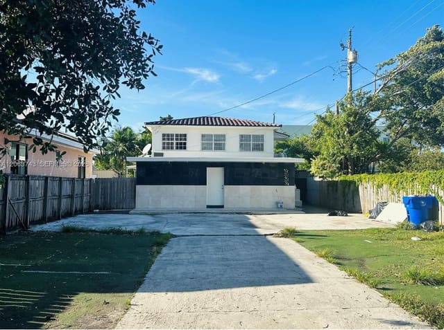 2215 NW 33rd Street, Evergreen Lawns, Miami, FL
