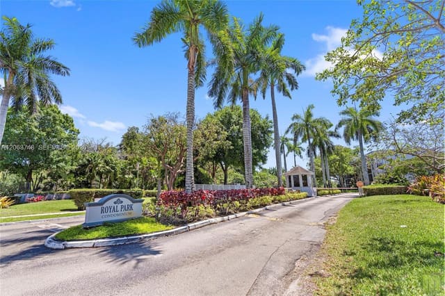 111 Royal Park Drive 1F, Oakland Park, FL 33309