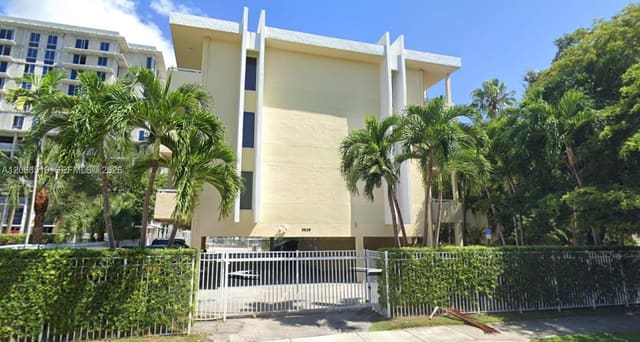 5839 SW 74th Terrace 201, South Miami, FL 33143