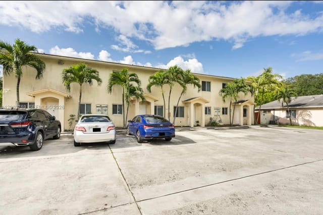 925 SW 8th Street A, Hallandale Beach, FL 33009