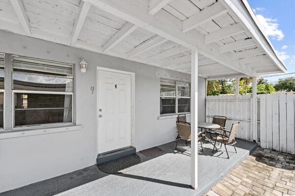 1127 NE 5th Avenue — photo 2