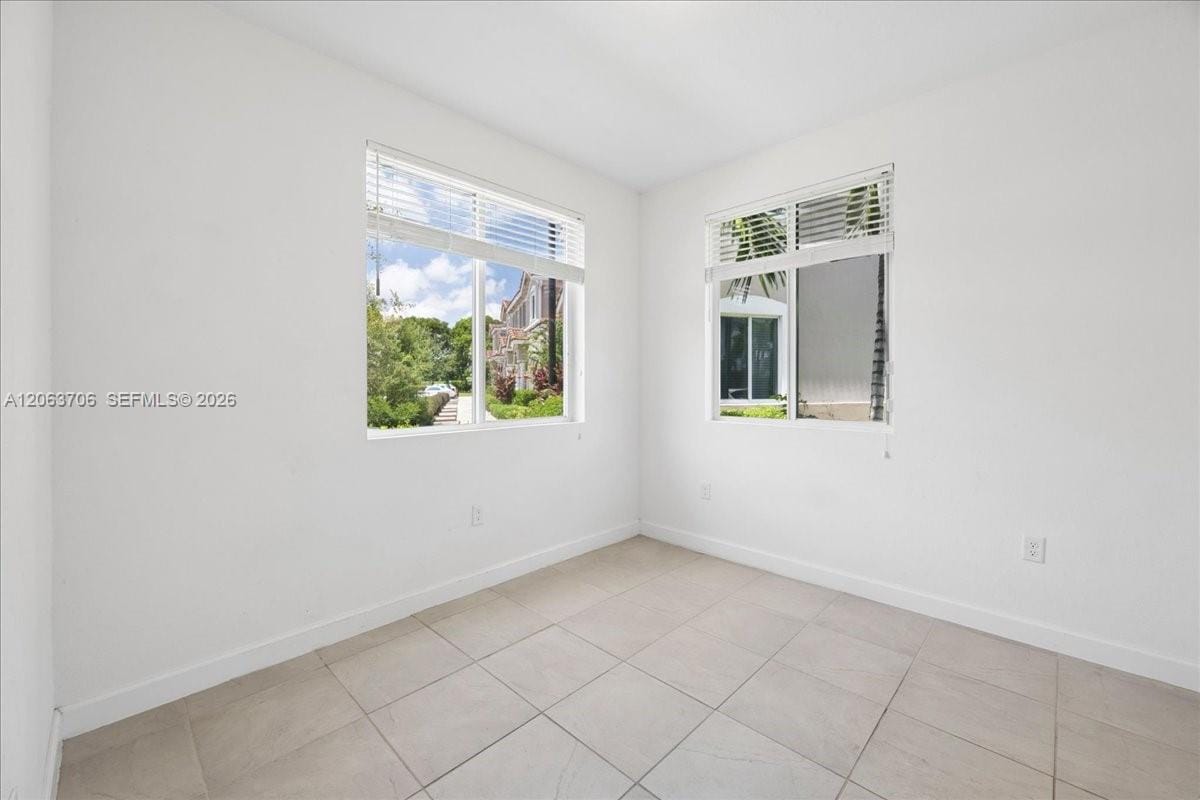 2478 SE 10th Court — photo 8