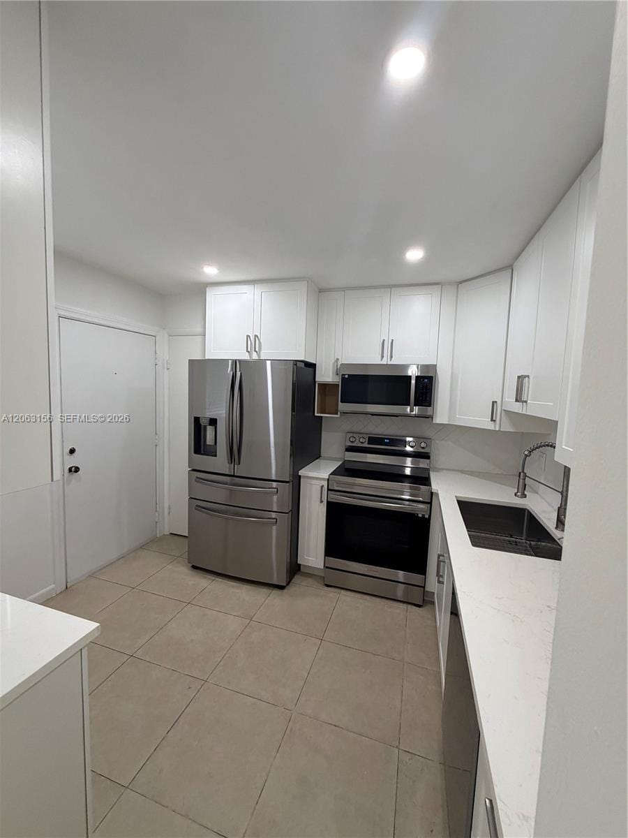 873 NE 195th Street 107, Miami, FL 33179 photo 2