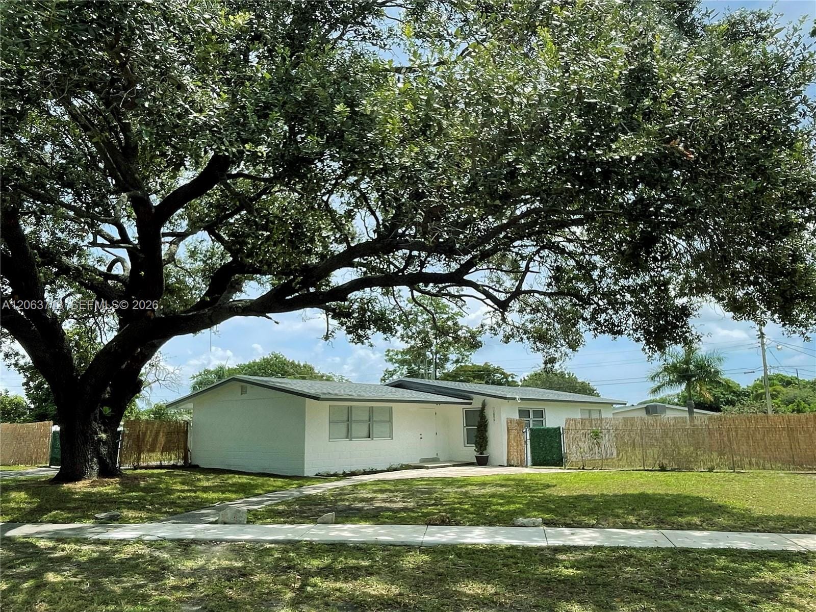 1606 NW 12th Avenue — photo 2
