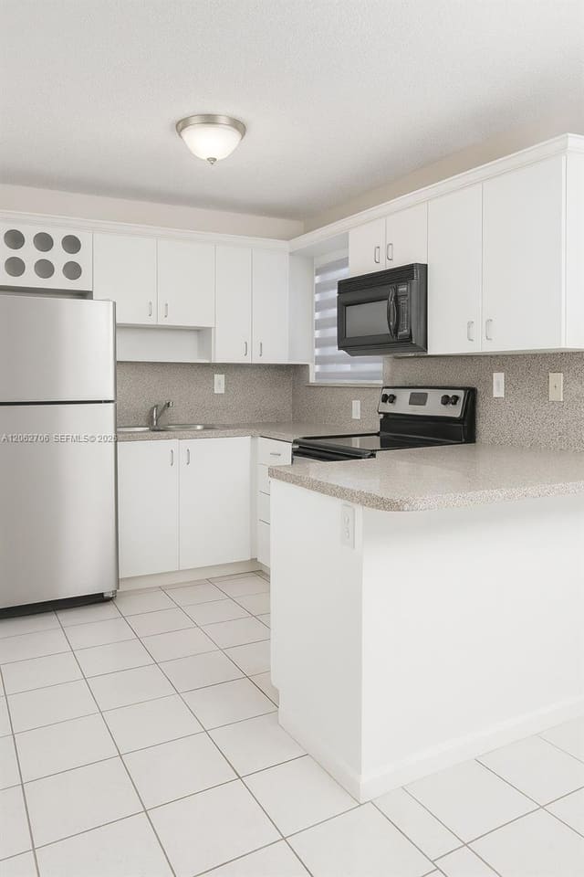 8170 NW 10th Street 2, Grace Villas, Miami, FL