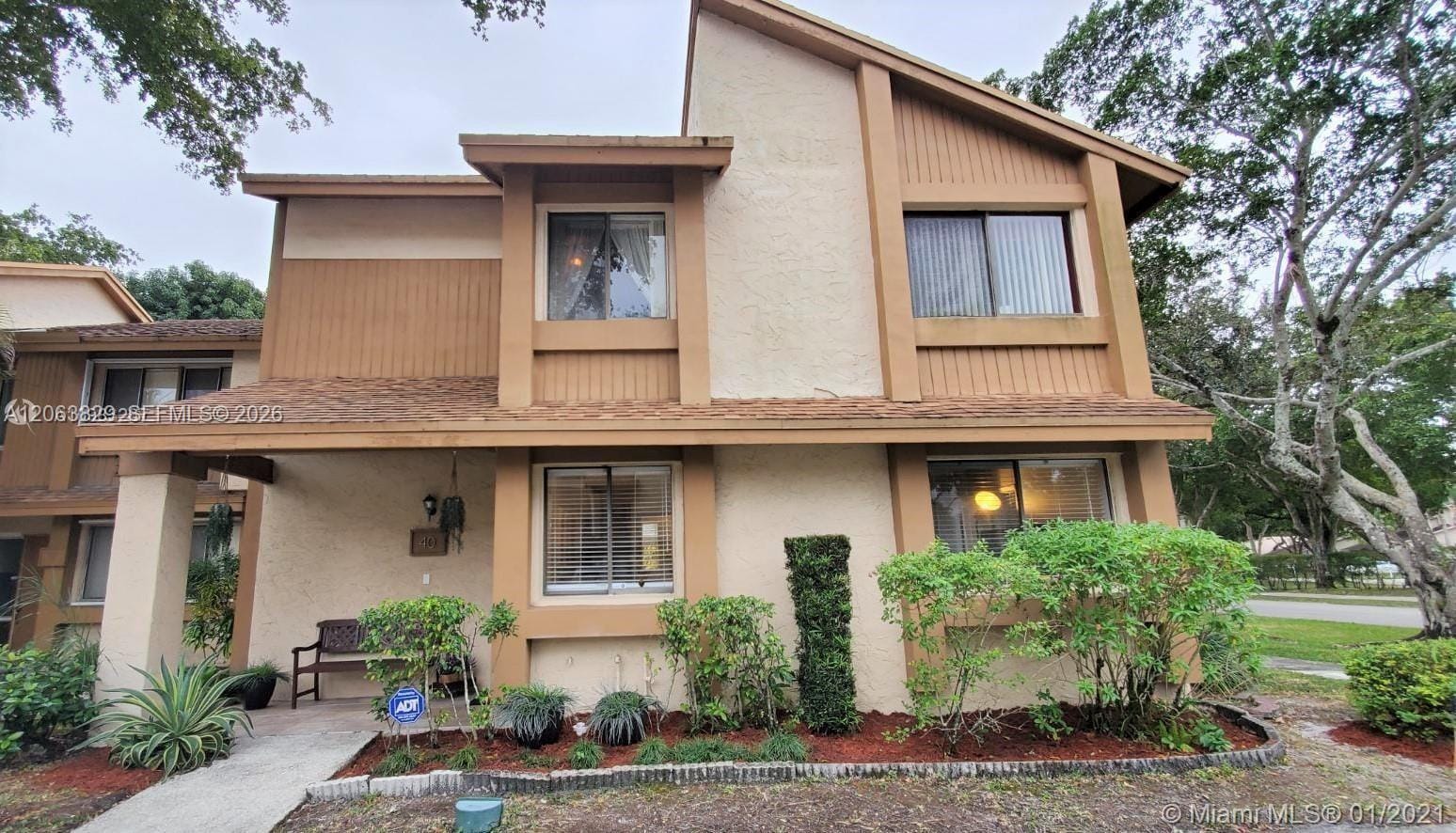 40 Wimbledon Lake Drive 216, Plantation, FL 33324