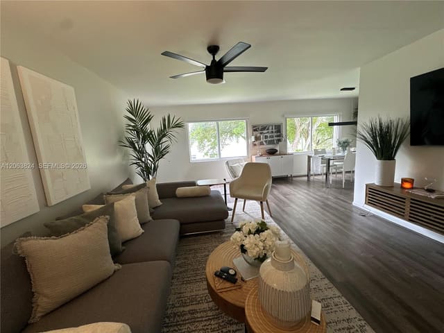 13550 SW 6th Court 301A, Pembroke Pines, FL 33027