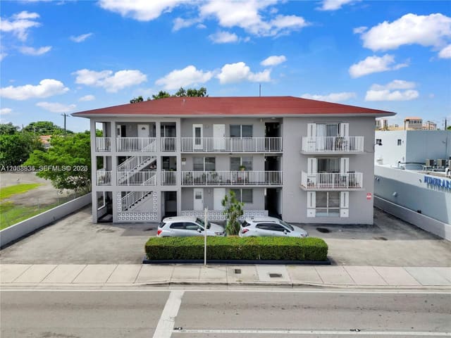 3424 W Flagler Street 8, Miami, FL 33135