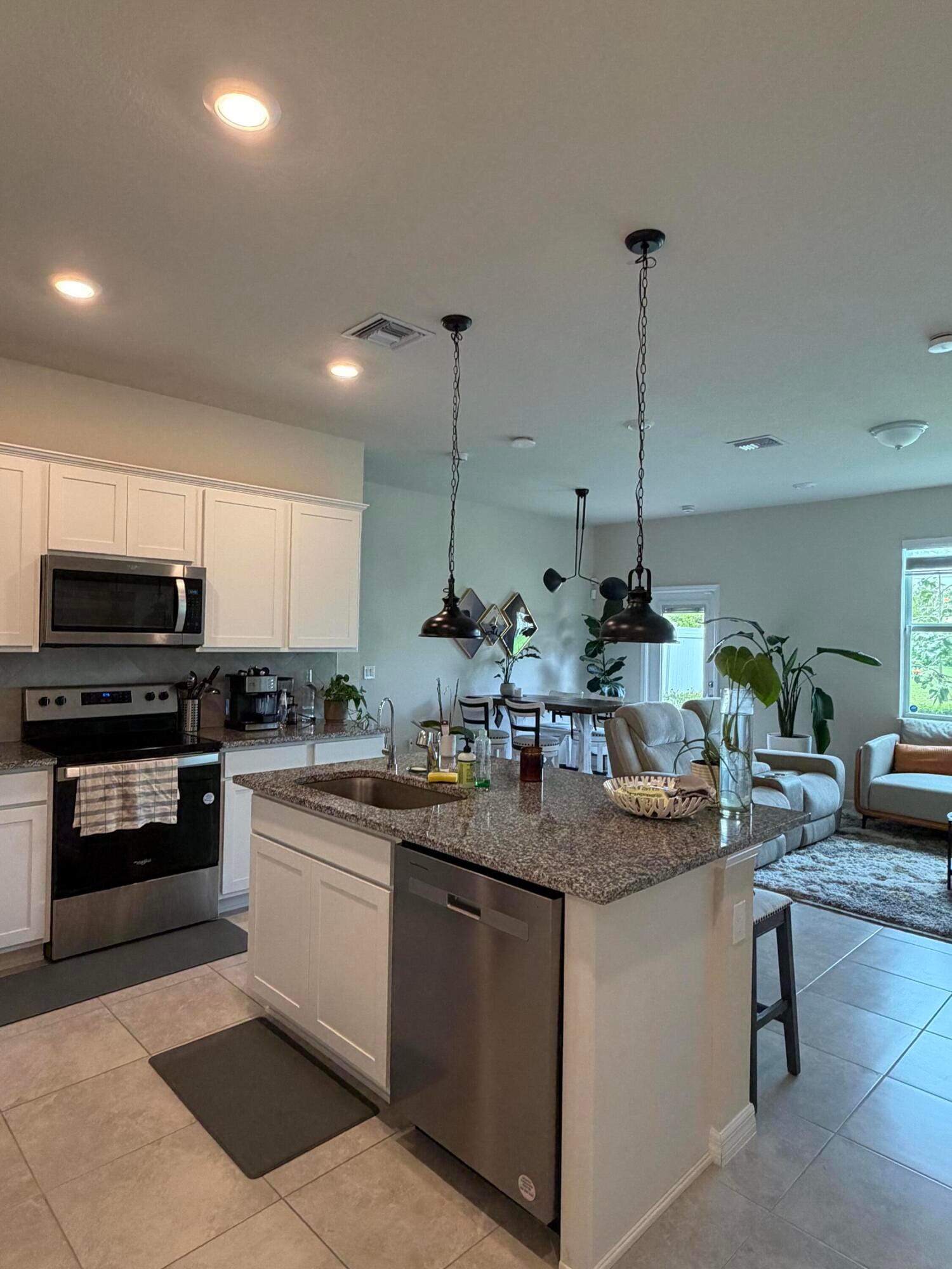 2933 OLIVIA Avenue — photo 8