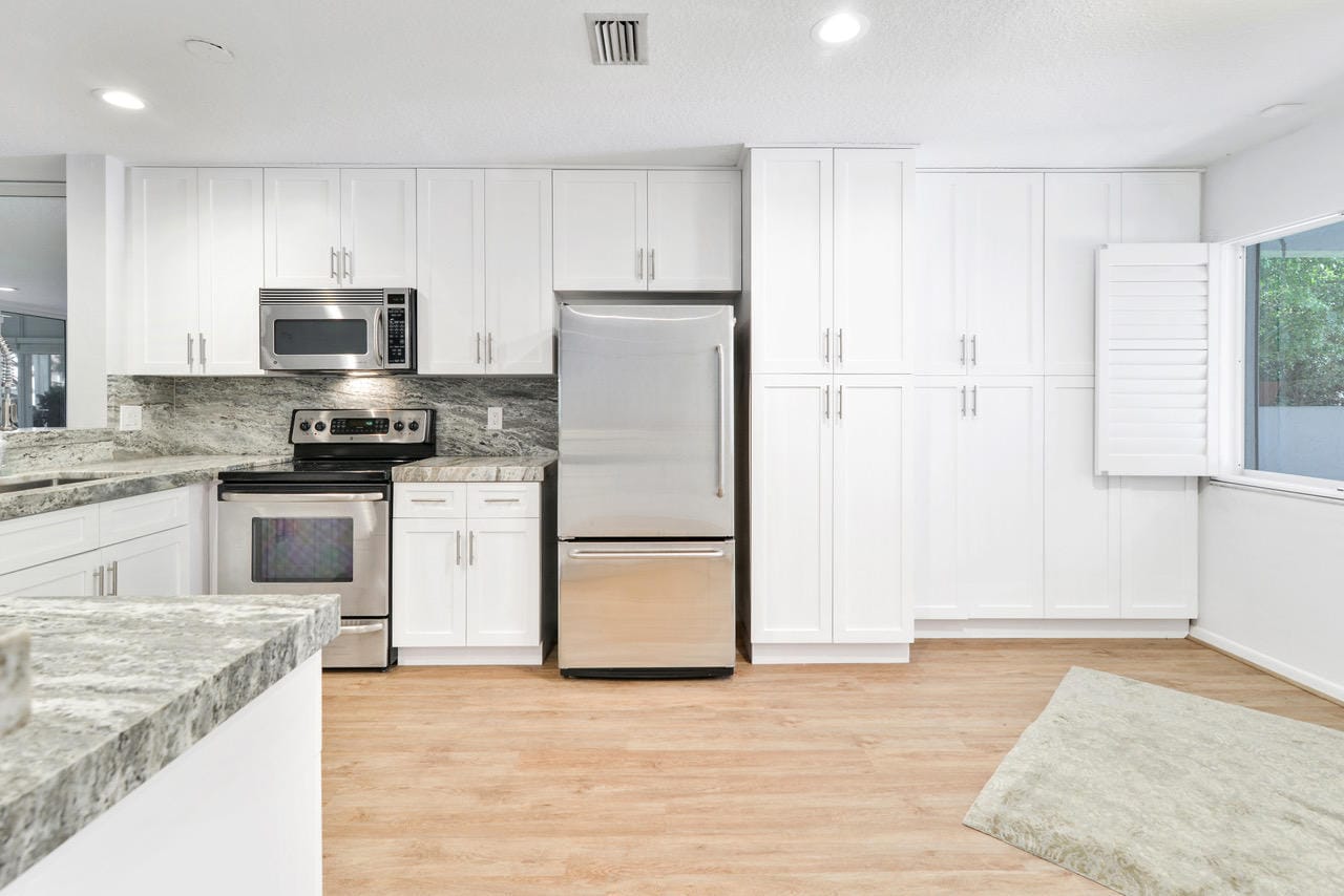 6191 Old Court Road 806 — photo 9