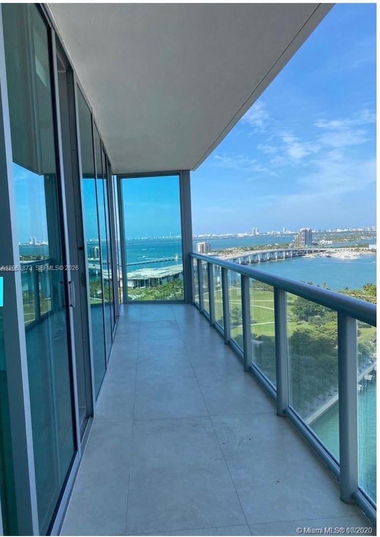 888 Biscayne Boulevard 4009 — photo 3