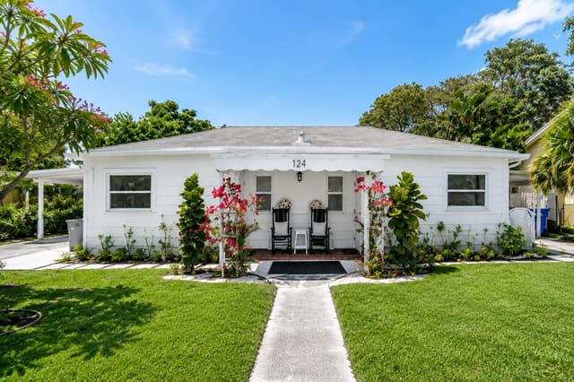 124 Mayfield Road, Lantana, FL 33462