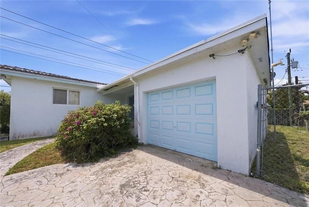 2300 N 57th Terrace, Hollywood, FL 33021 photo 3