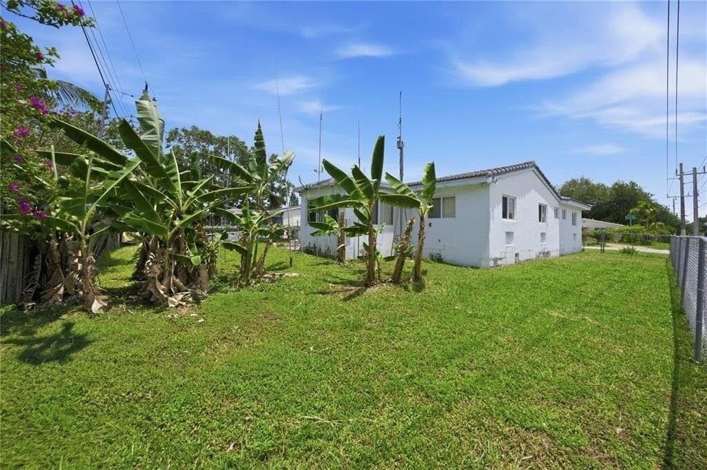 2300 N 57th Terrace, Hollywood, FL 33021 photo 24