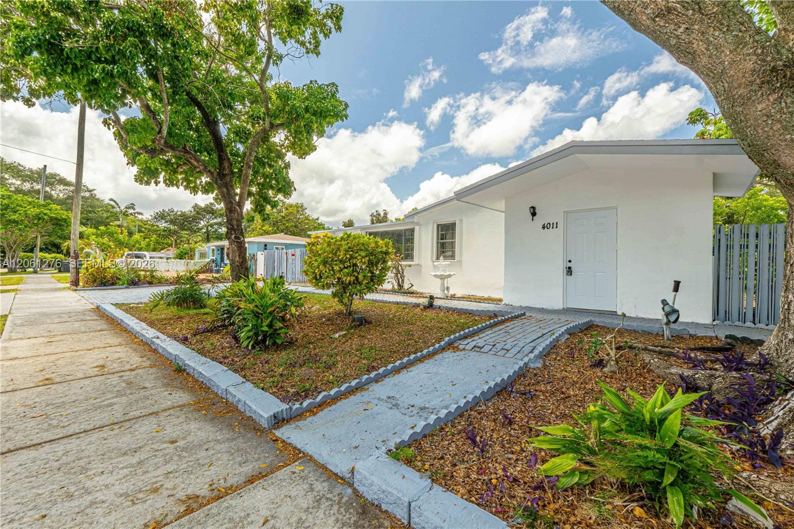 4011 SW 32nd Street — photo 4