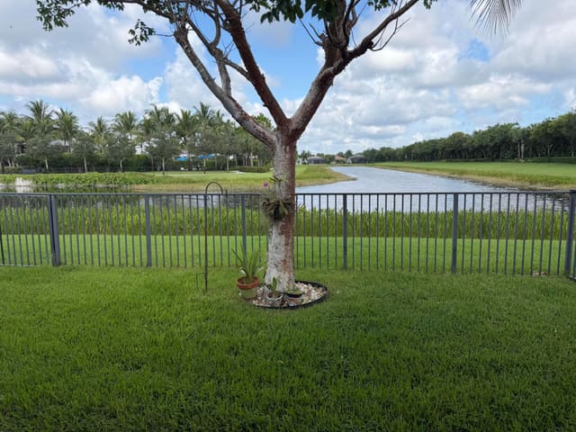 12600 Copper Mountain Pass, sold in Valencia Bay, Boynton Beach, FL