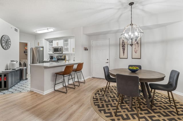11790 St Andrews Place Apt 203, Wellington, FL 33414