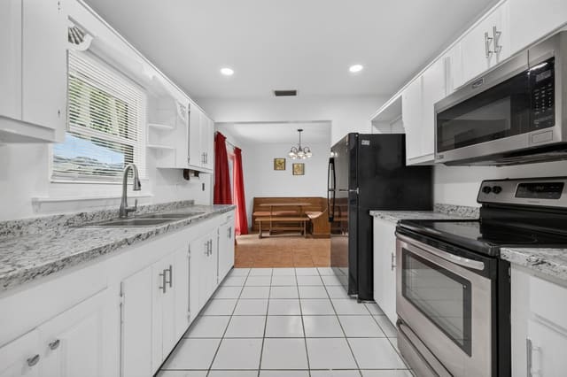 6868 E CENTER Street, Okeechobee, FL 34974