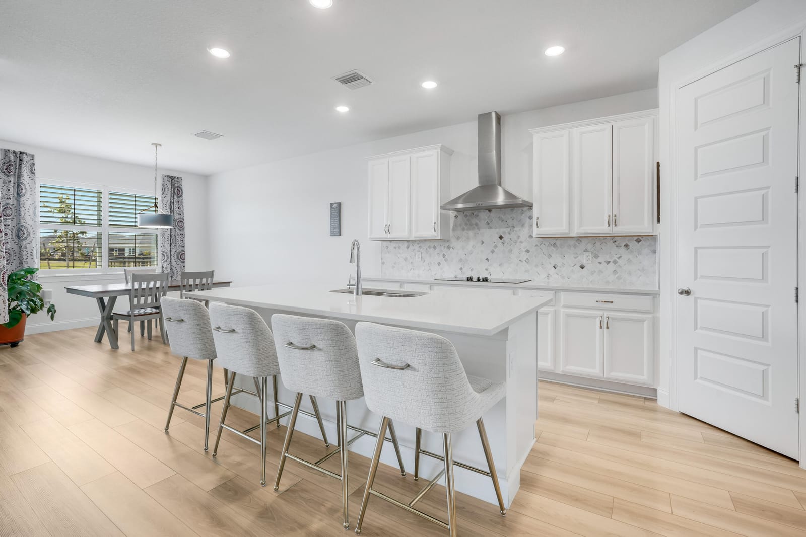 6801 NW Cloverdale Avenue — photo 2