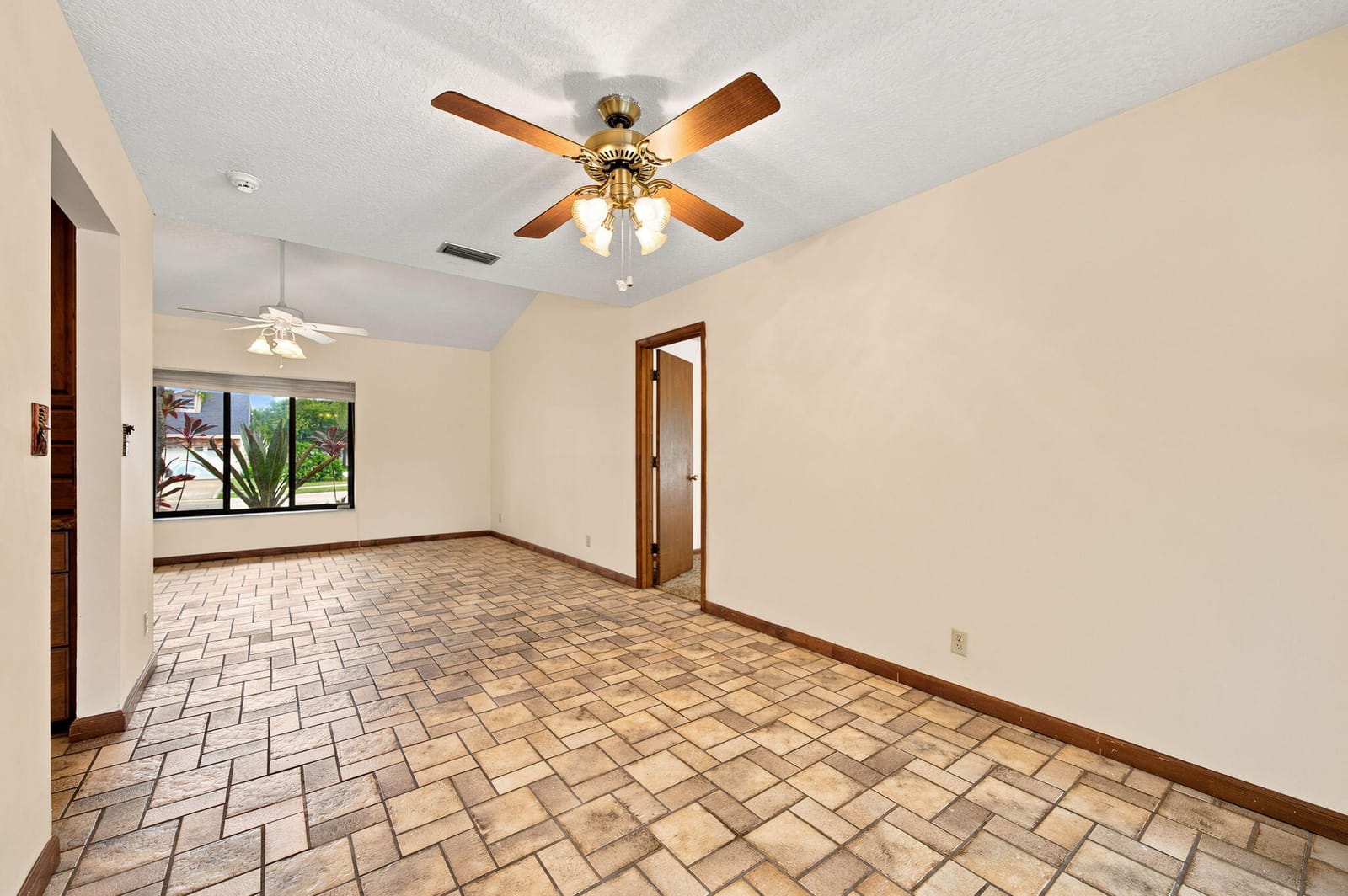 1120 NW 77TH Avenue — photo 11
