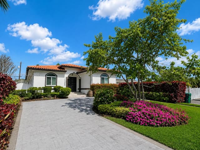 11845 SW 3rd Street, Miami, FL 33184