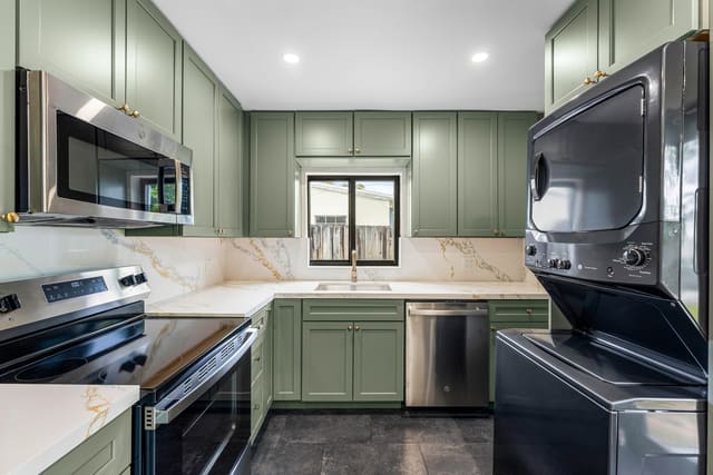321 NE 59th Street, Oakland Park, FL 33334