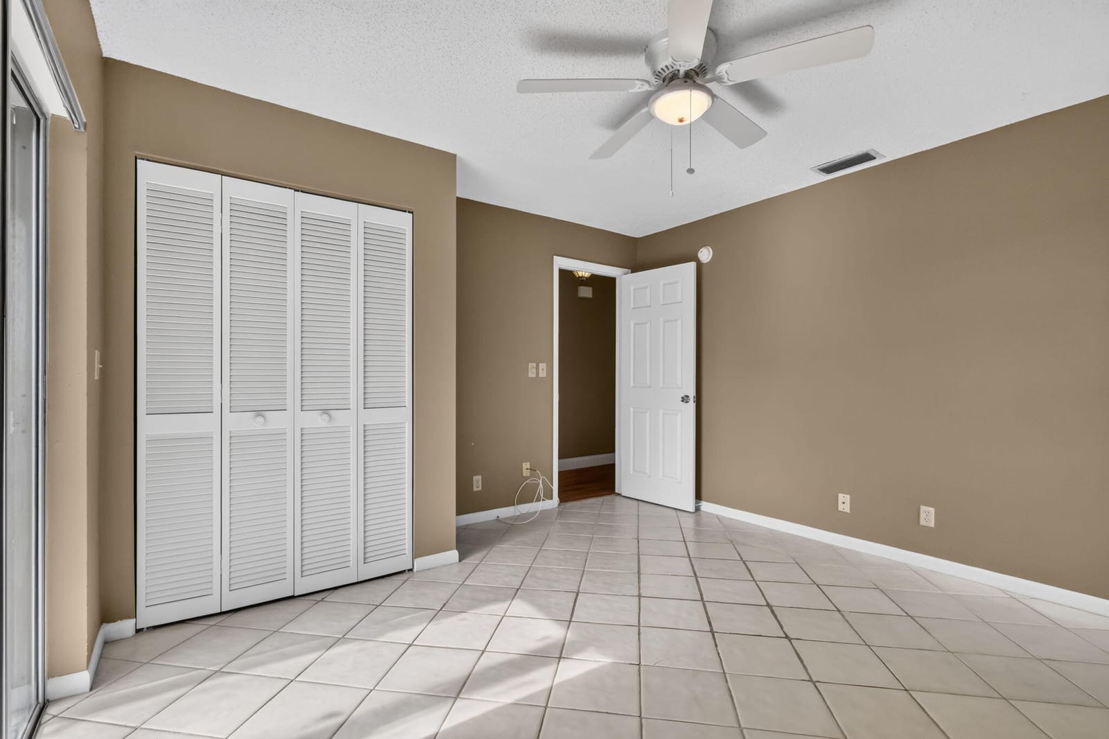 5705 QUEEN PALM Court D — photo 4
