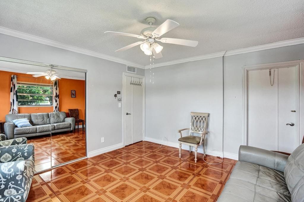 2240 JOHNSON Street 212 — photo 4