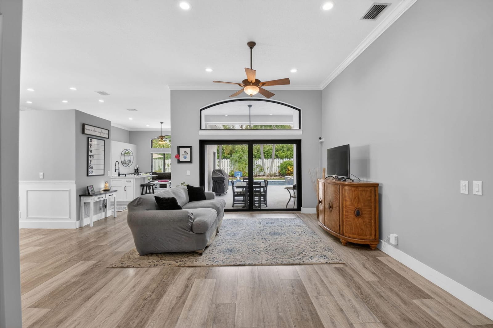 6133 Indian Forest Circle — photo 9