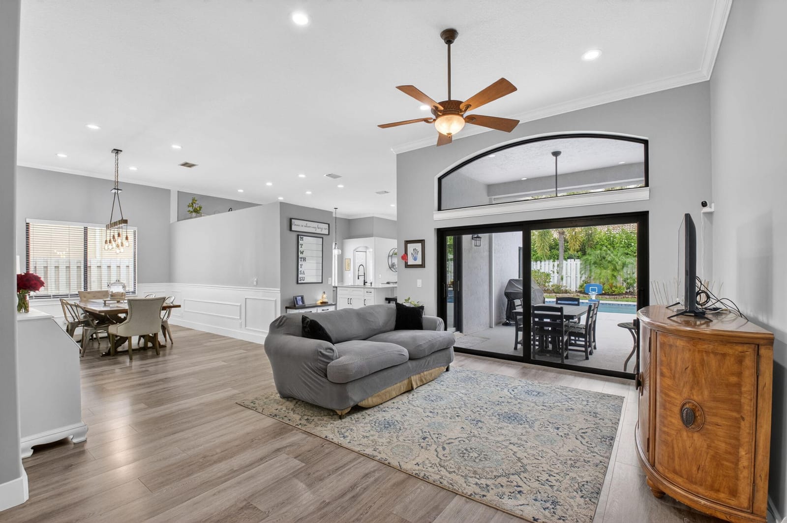 6133 Indian Forest Circle — photo 10
