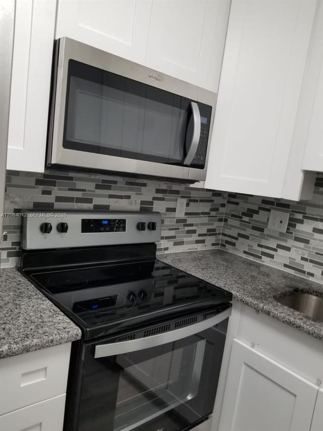2990 NE 16th Avenue 105, Oakland Park, FL 33334