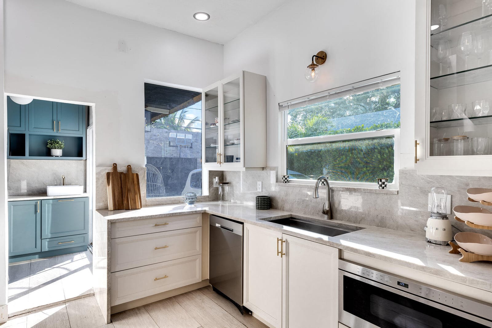 726 LYTLE Street — photo 12