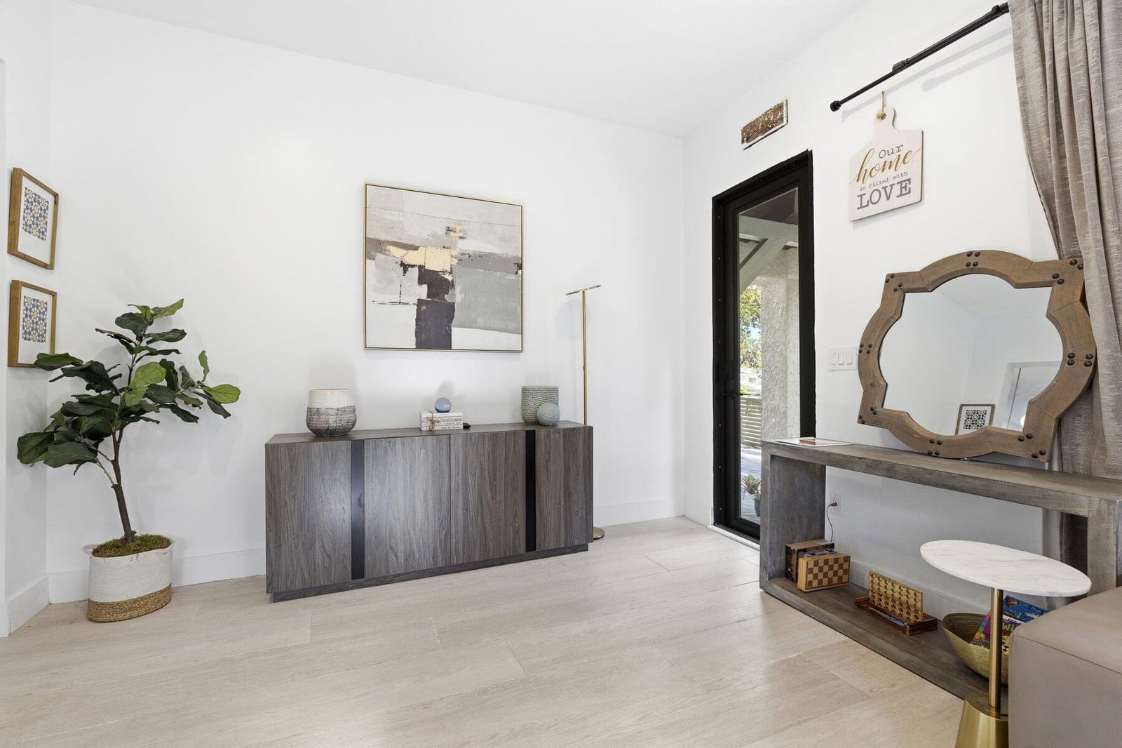 726 LYTLE Street — photo 10