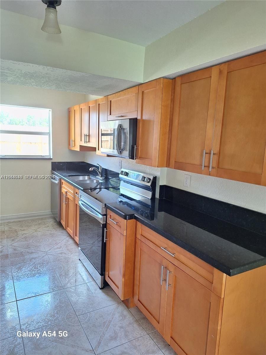 711 SW 64th Parkway 711, Pembroke Pines, FL 33023 photo 5