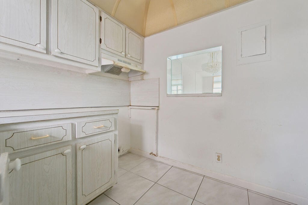 9641 SUNRISE LAKES Boulevard 208, Sunrise, FL 33322 photo 19