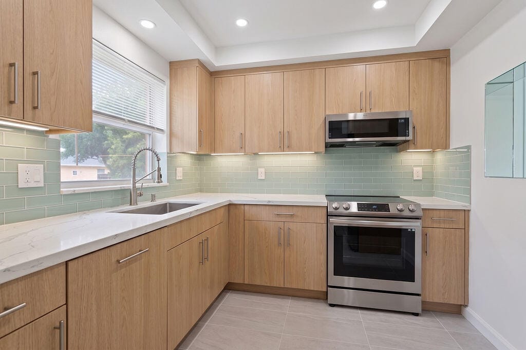 9641 SUNRISE LAKES Boulevard 208 — photo 3